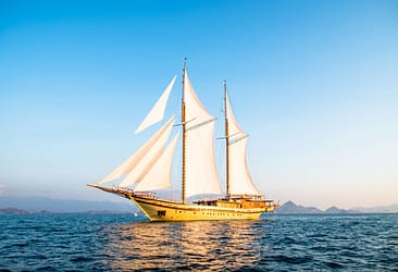 Yacht Charter in Indonesia onboard Lamima