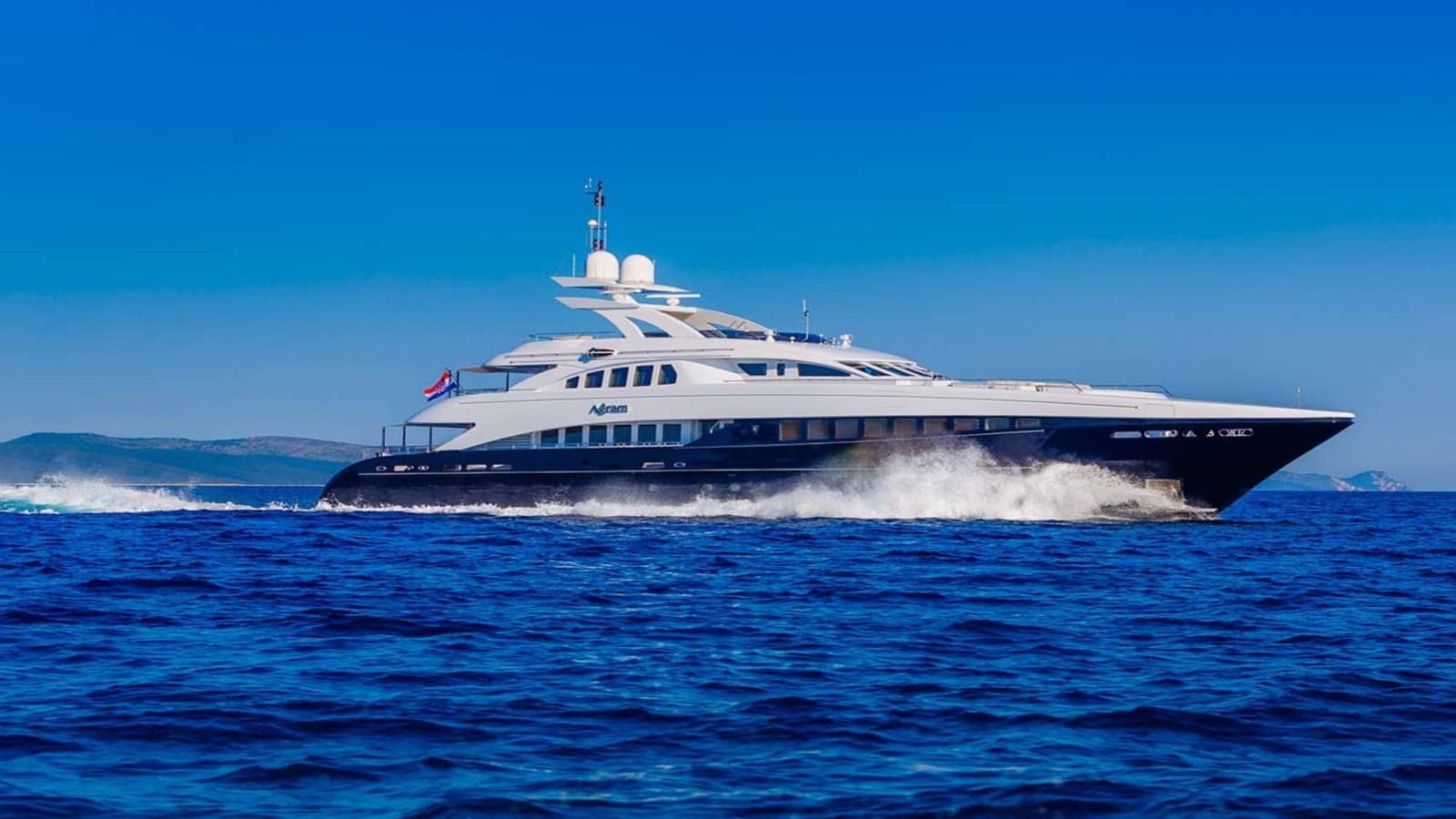Superyacht Agram