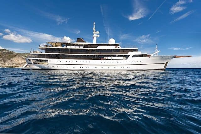 Superyacht Chakra