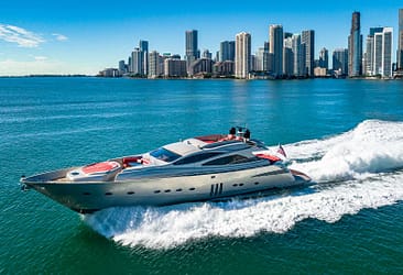 Florida / Miami yacht charter on a power boat- Regal